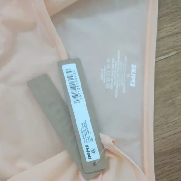 SKIMS Peach High Waist Thong - Size 2X - Picture 3 of 4